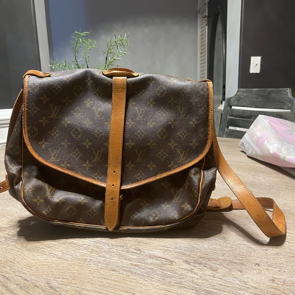 13 Authentic Louis Vuitton Monogram Saumur 35 Shoulder Cross Bag M42254 LV 7591G
